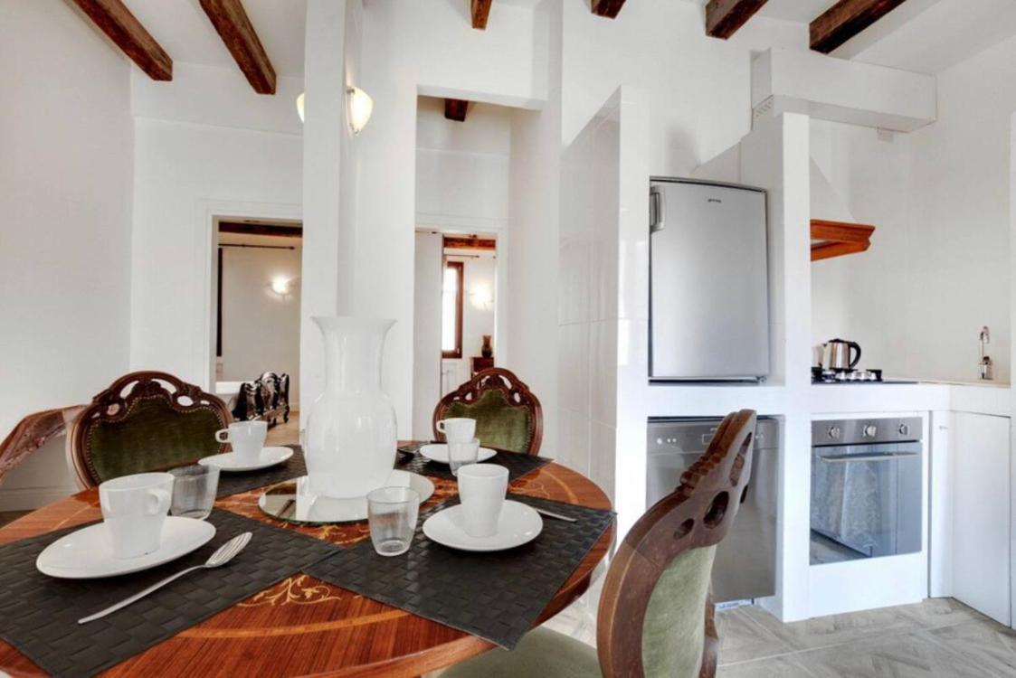 Traditional With Terrace Appartamento *