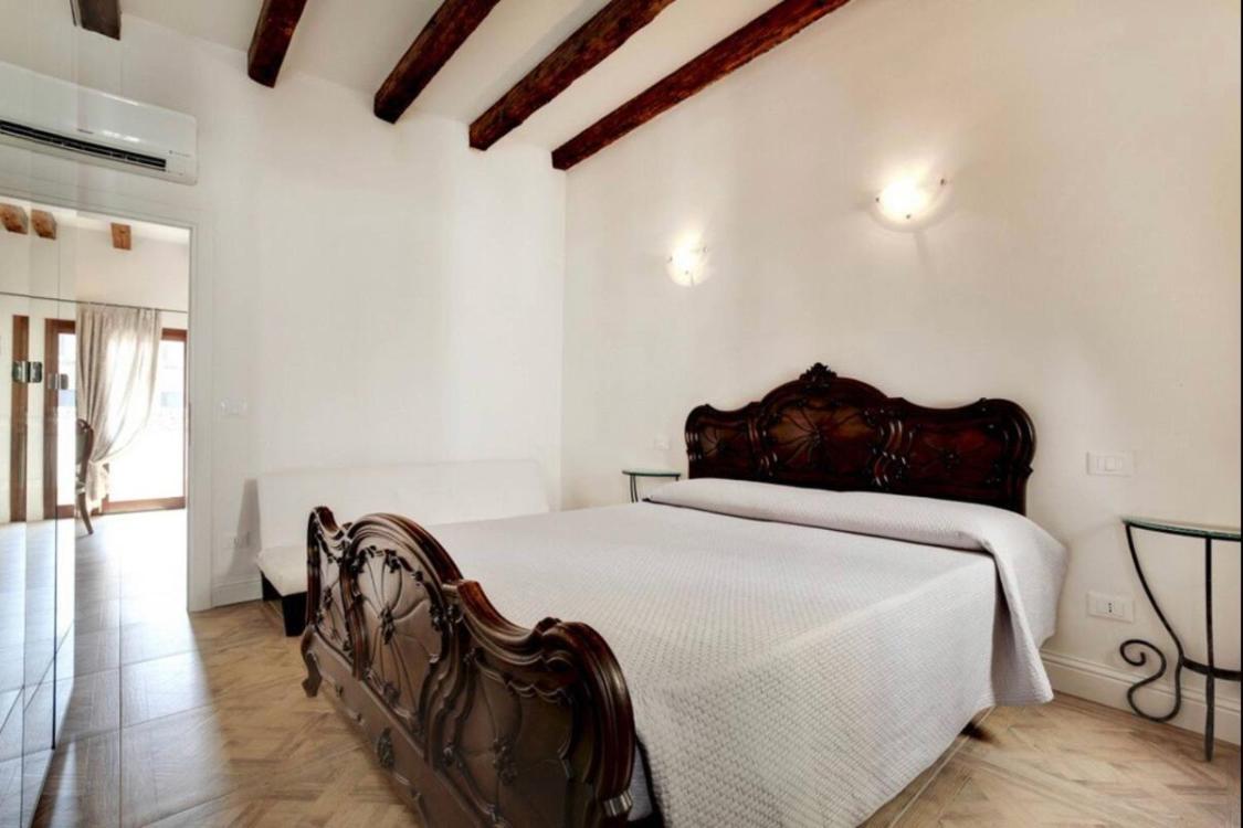 Traditional With Terrace Appartamento *