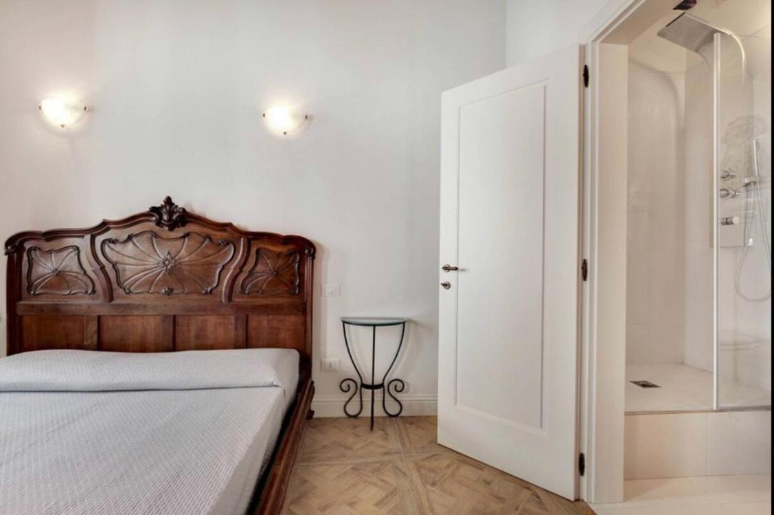 Traditional With Terrace Venezia