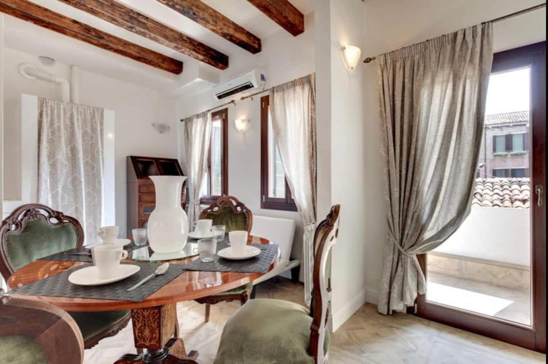 Appartamento Traditional With Terrace